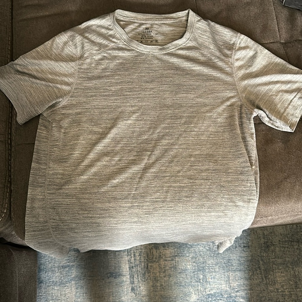 Lulu Lemon Men’s Workout Shirt